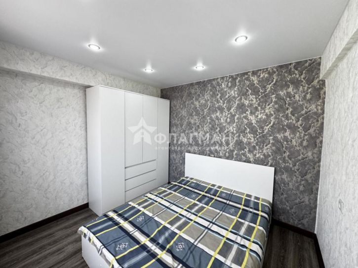 4-комн квартира Толбухина, 64