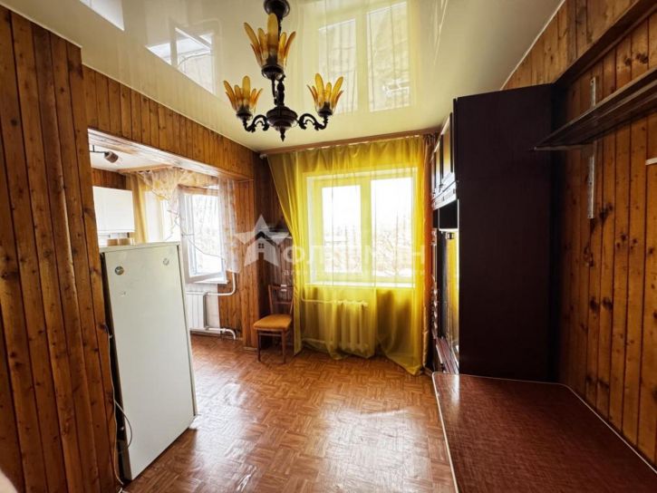 4-комн квартира Толбухина, 64