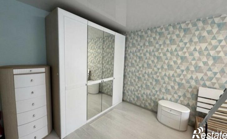 3-комн квартира пр-кт Космонавтов, 12,  д. 12