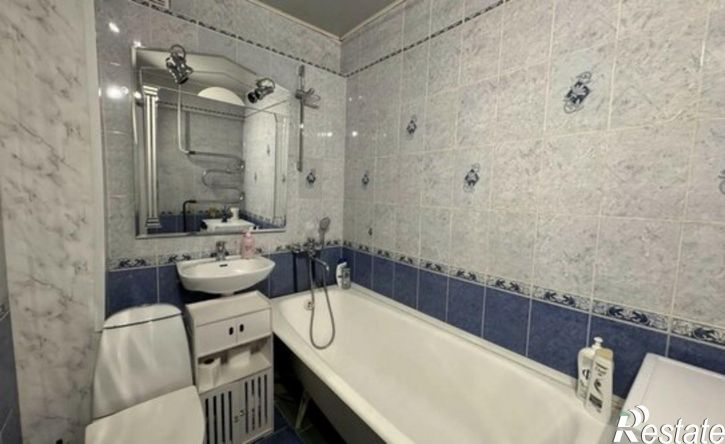 3-комн квартира пр-кт Космонавтов, 12,  д. 12