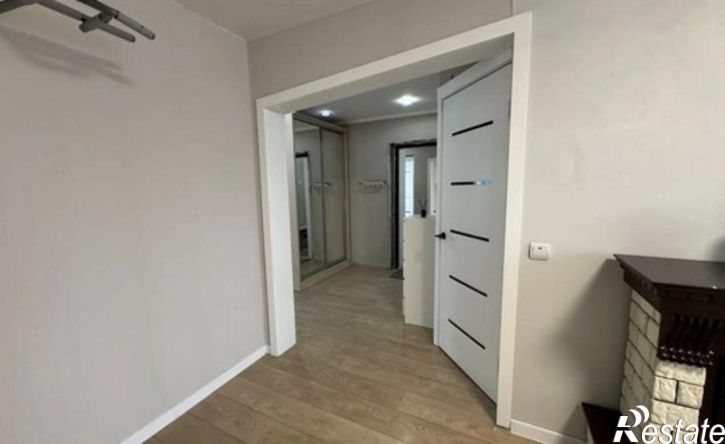 3-комн квартира пр-кт Космонавтов, 12,  д. 12