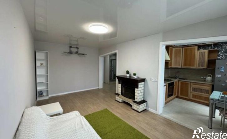 3-комн квартира пр-кт Космонавтов, 12,  д. 12