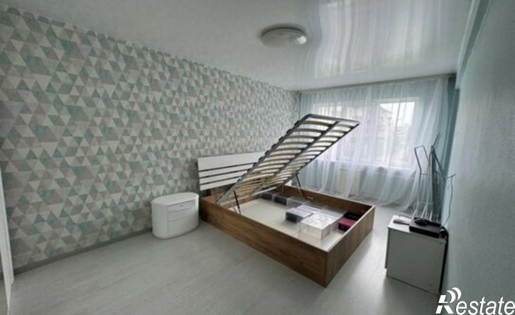 3-комн квартира пр-кт Космонавтов, 12,  д. 12