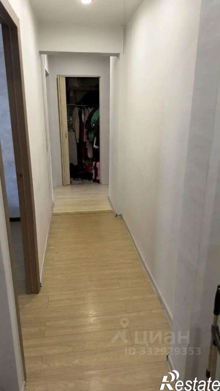 3-комн квартира пр-кт Космонавтов, 8,  д. 8