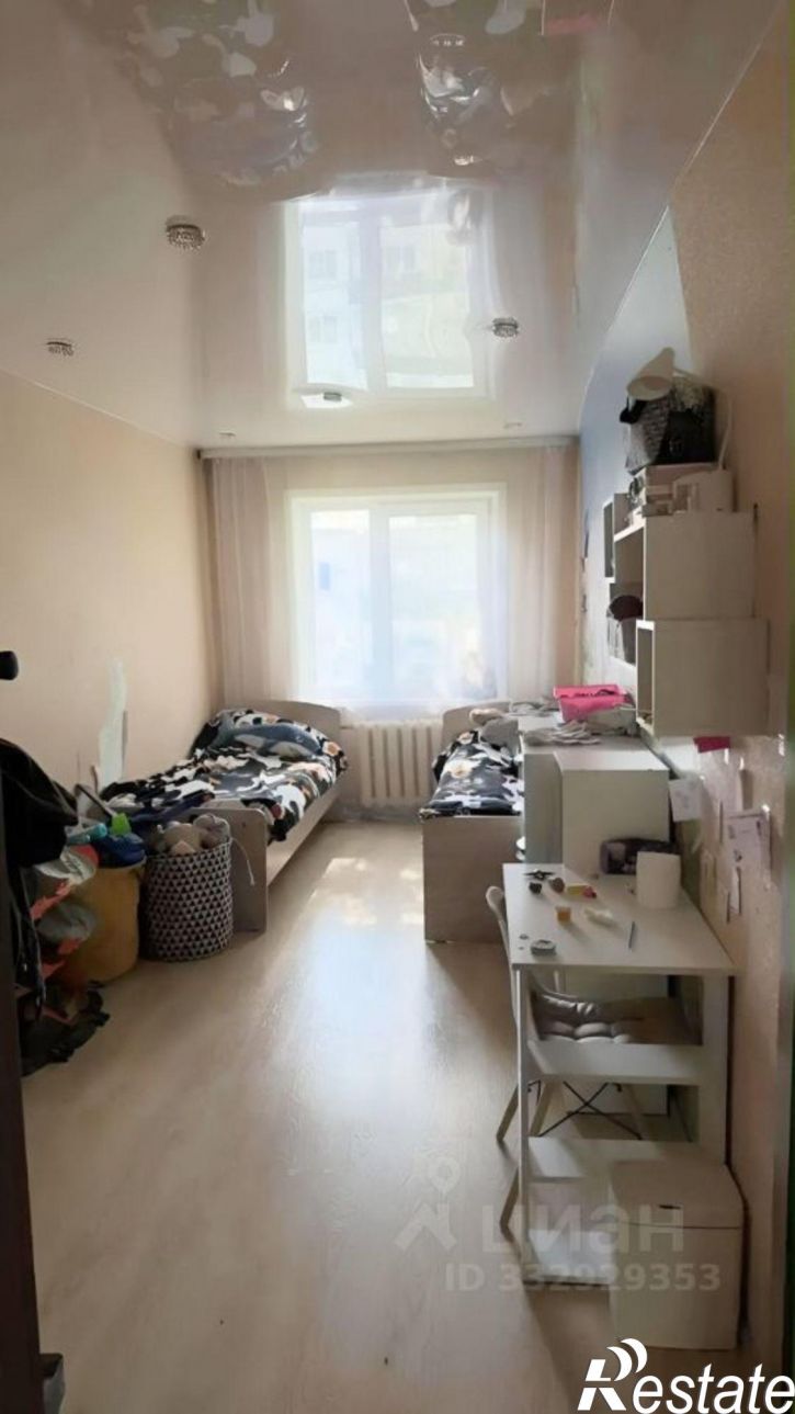 3-комн квартира пр-кт Космонавтов, 8,  д. 8