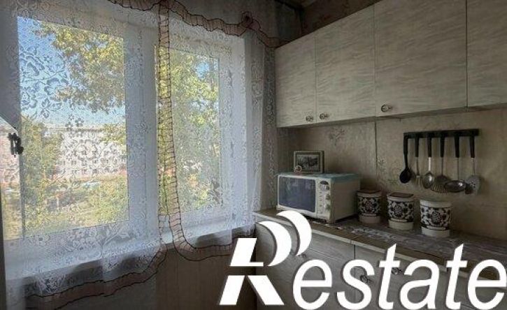 2-комн квартира Молотовая улица, 80,  д. 80
