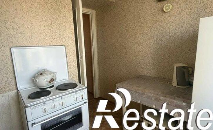 2-комн квартира Молотовая улица, 80,  д. 80