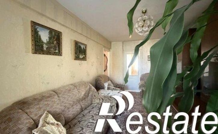 2-комн квартира Молотовая улица, 80,  д. 80