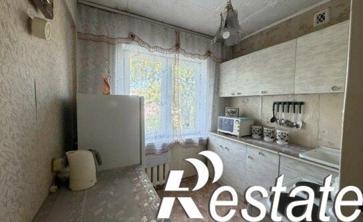2-комн квартира Молотовая улица, 80,  д. 80