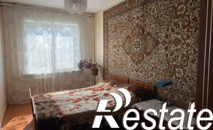 2-комн квартира Молотовая улица, 80,  д. 80