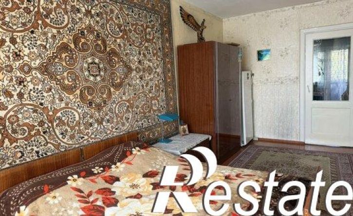 2-комн квартира Молотовая улица, 80,  д. 80