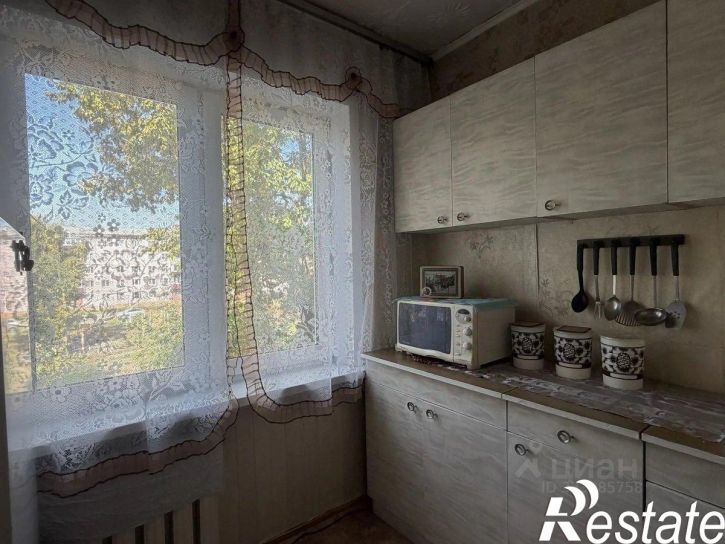 2-комн квартира Молотовая улица, 80,  д. 80