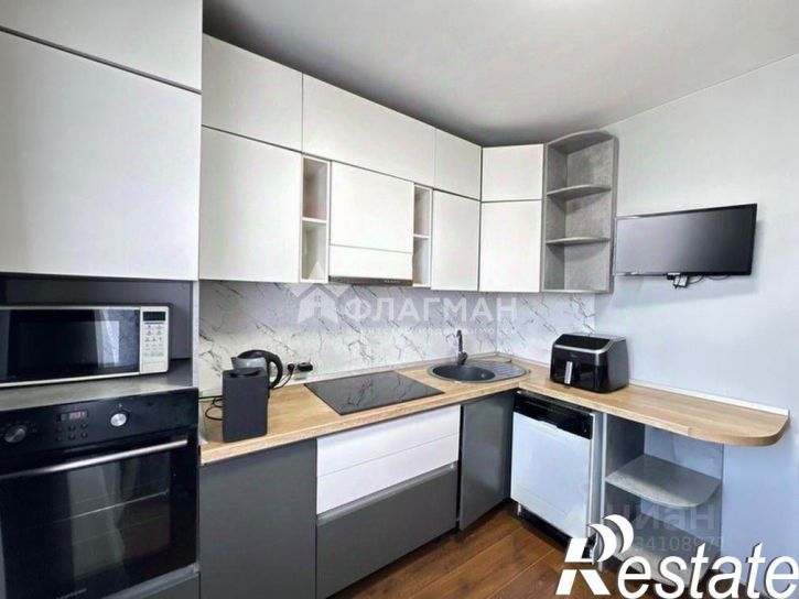 3-комн квартира проспект Химиков, 2,  д. 2